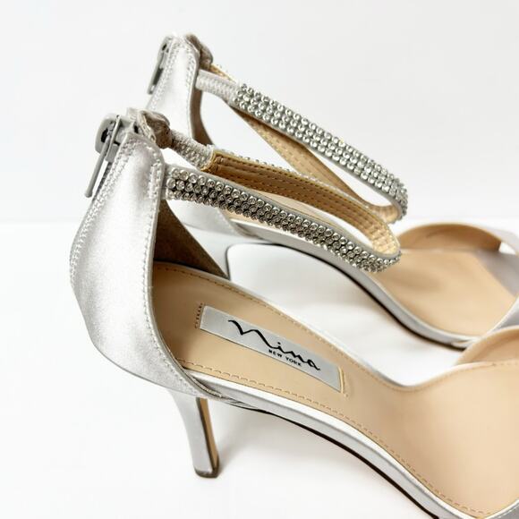 NINA VOLANDA SILVER SPARKLE WOMEN HEELS SIZE 10 BRAND NEW WITH BOX WITHOUT LID - Picture 4 of 10